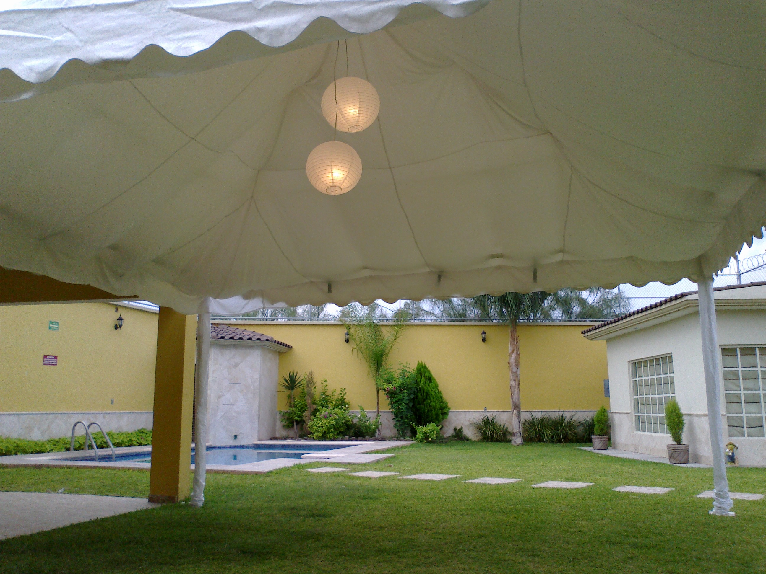 Toldo con alberca